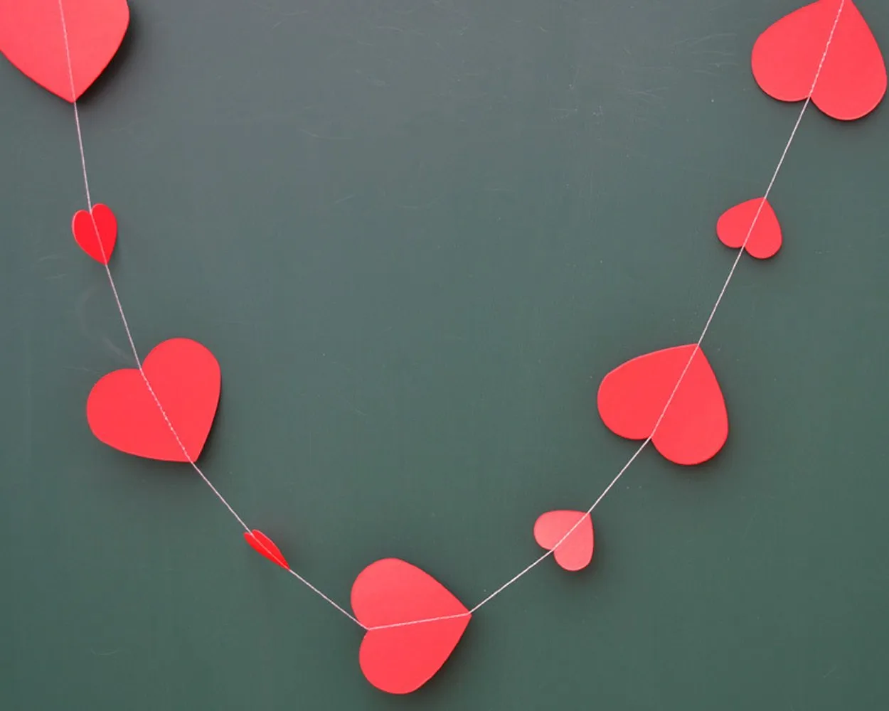 Heart-Shaped Garland Set of 6 Hanging Decoration